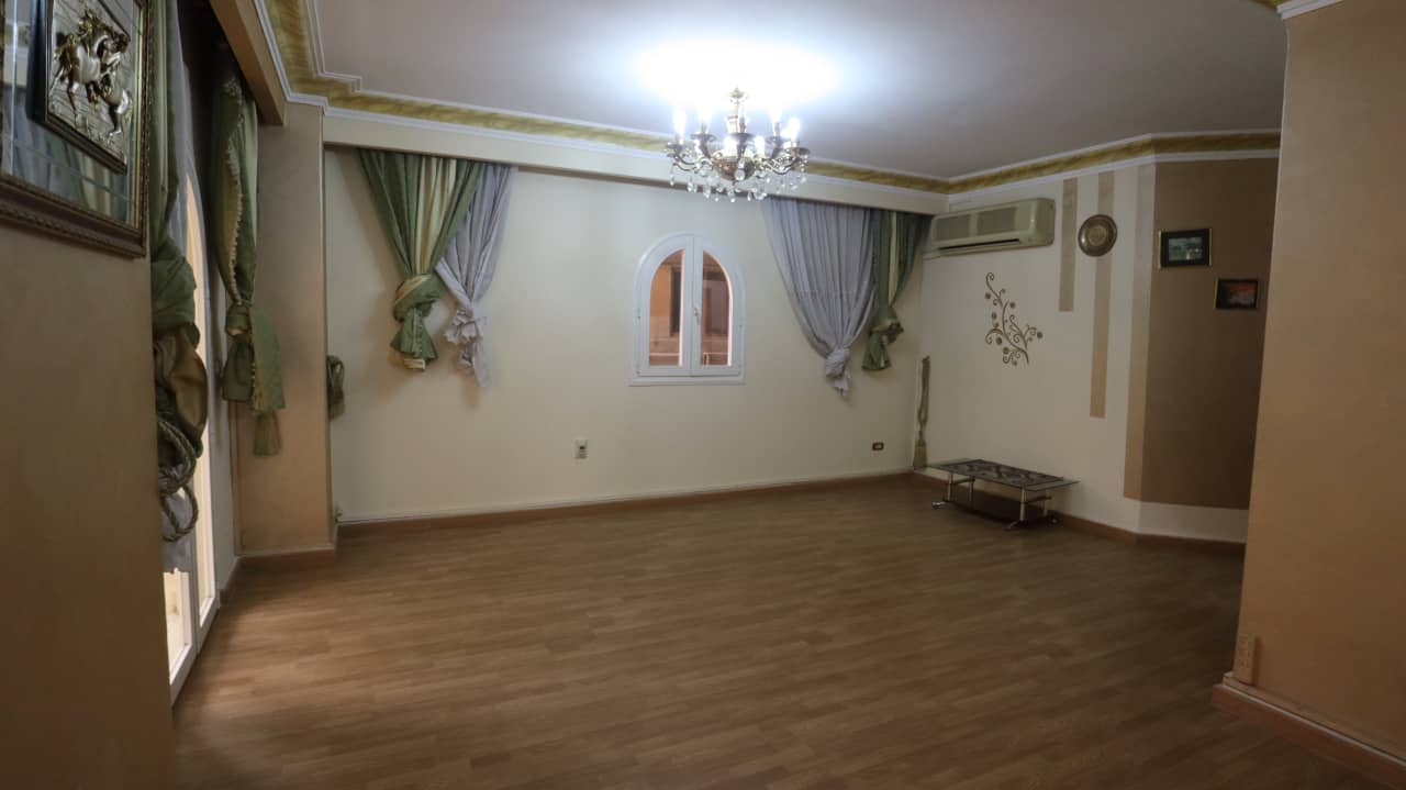 Bright & Spacious 3-Bedroom Apartment In Maadi Degla.