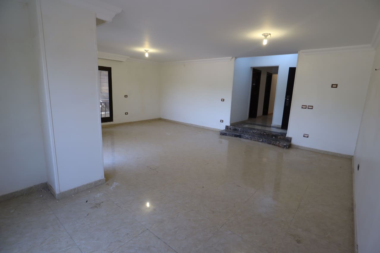 Bright Semi-Furnished Apartment in Prime Degla Maadi.