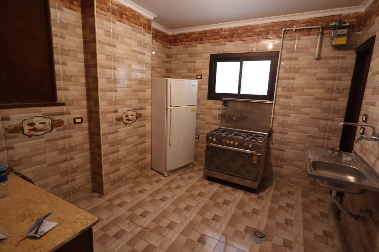 Bright Semi-Furnished Apartment in Prime Degla Maadi.