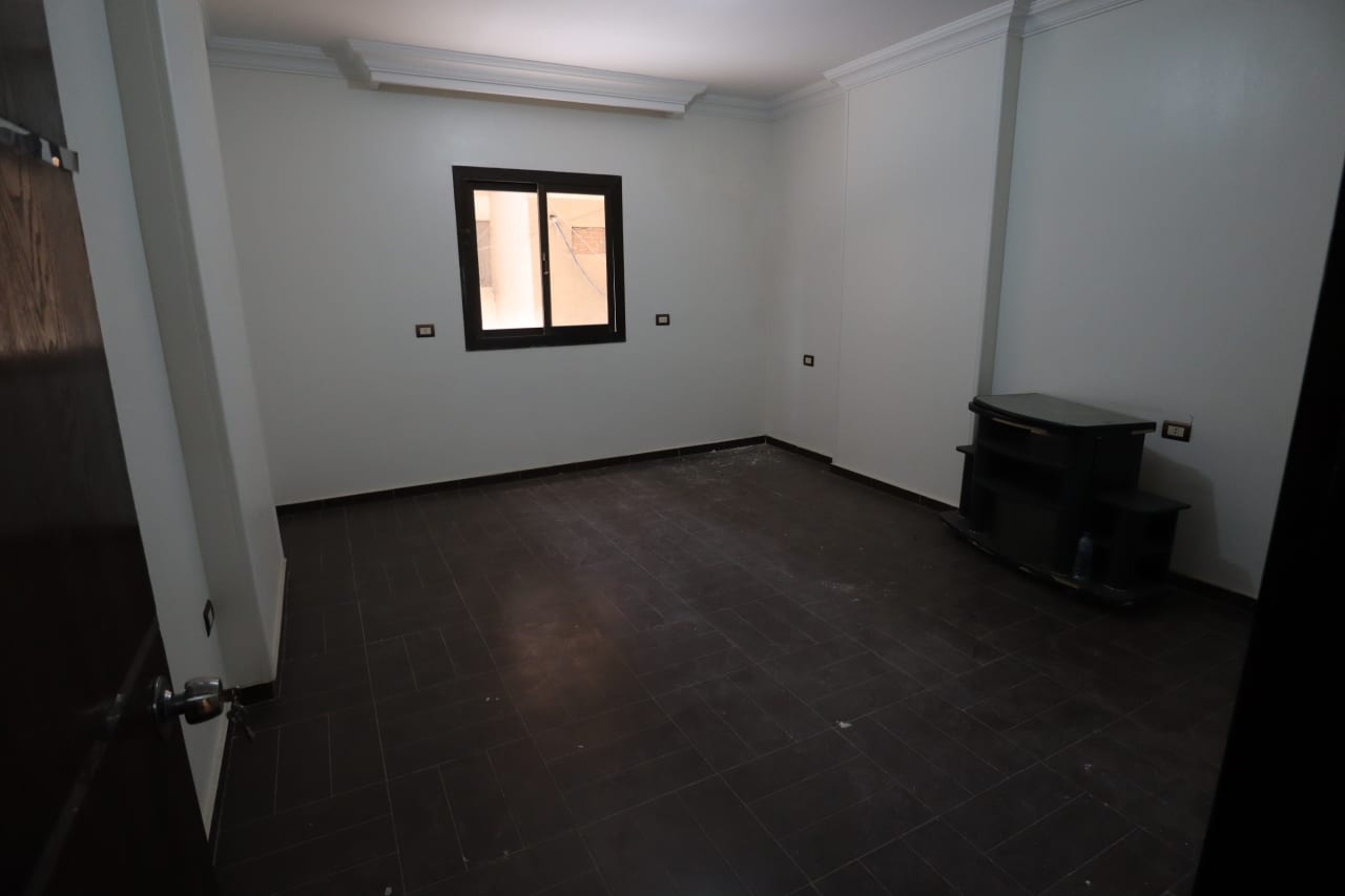 Bright Semi-Furnished Apartment in Prime Degla Maadi.