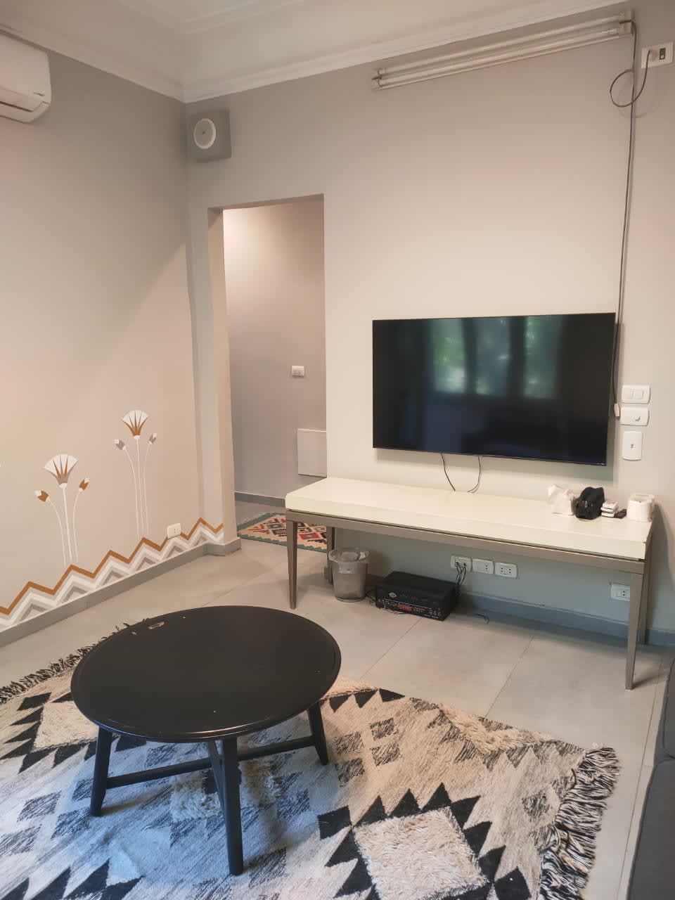 Charming 2BR Apartment with Natural Light In Zamalek