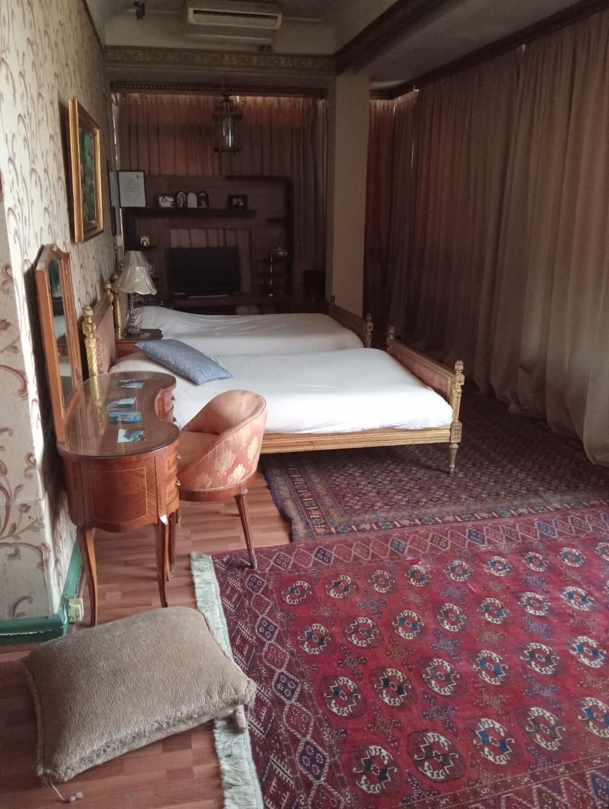 Elegant Classic 4BR Apartment in Prime Location In Zamalek