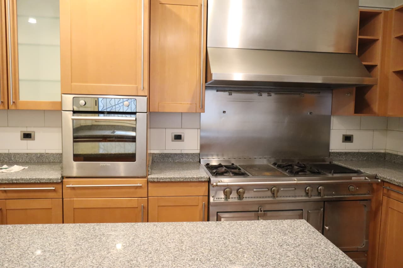 Spacious Apartment with Scenic Green Outlook In Zamalek