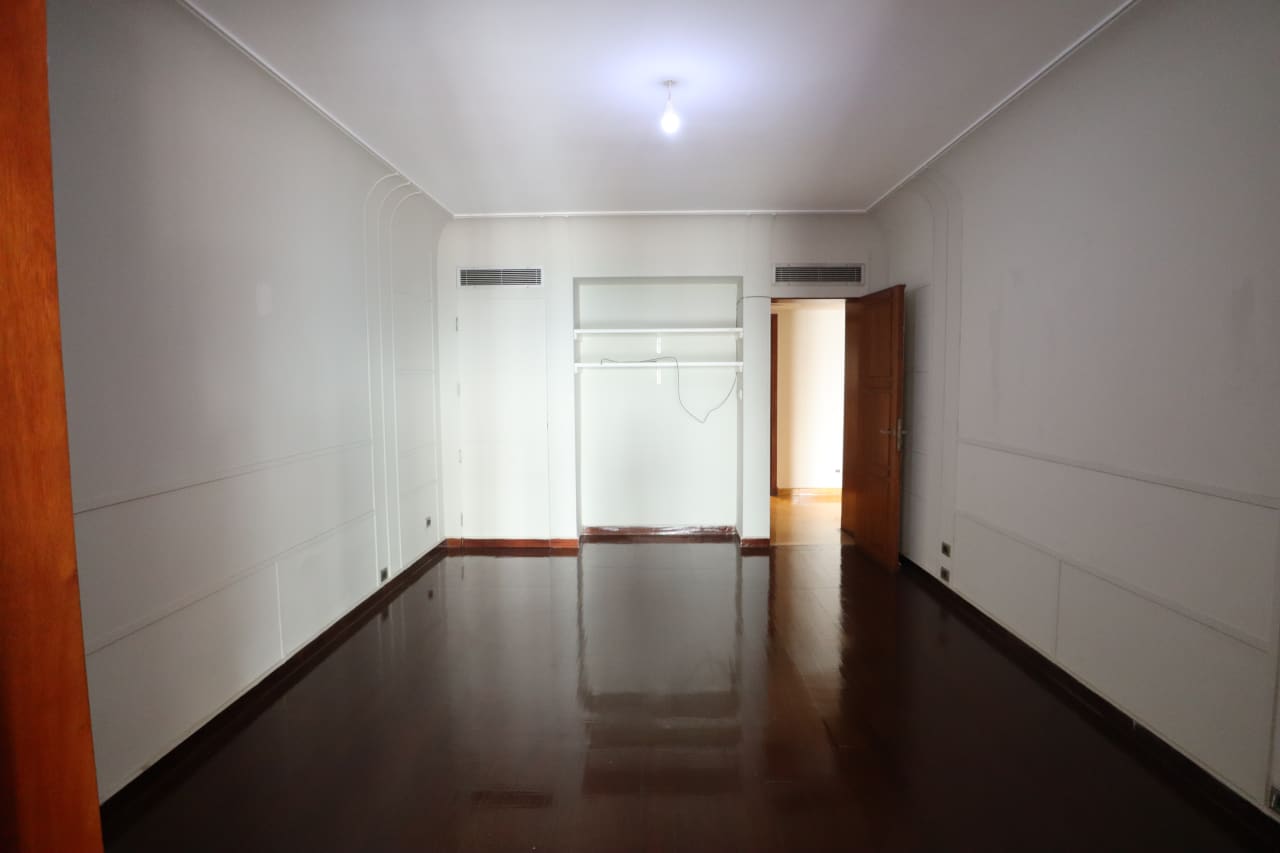 Spacious Apartment with Scenic Green Outlook In Zamalek