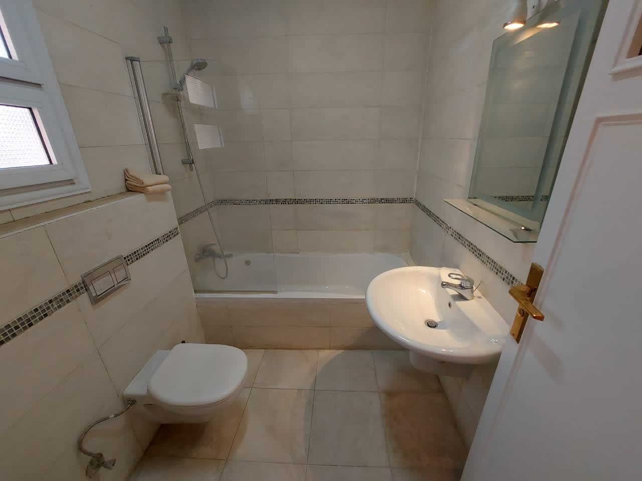 Sunny & Spacious Modern Apartment in Prime Zamalek