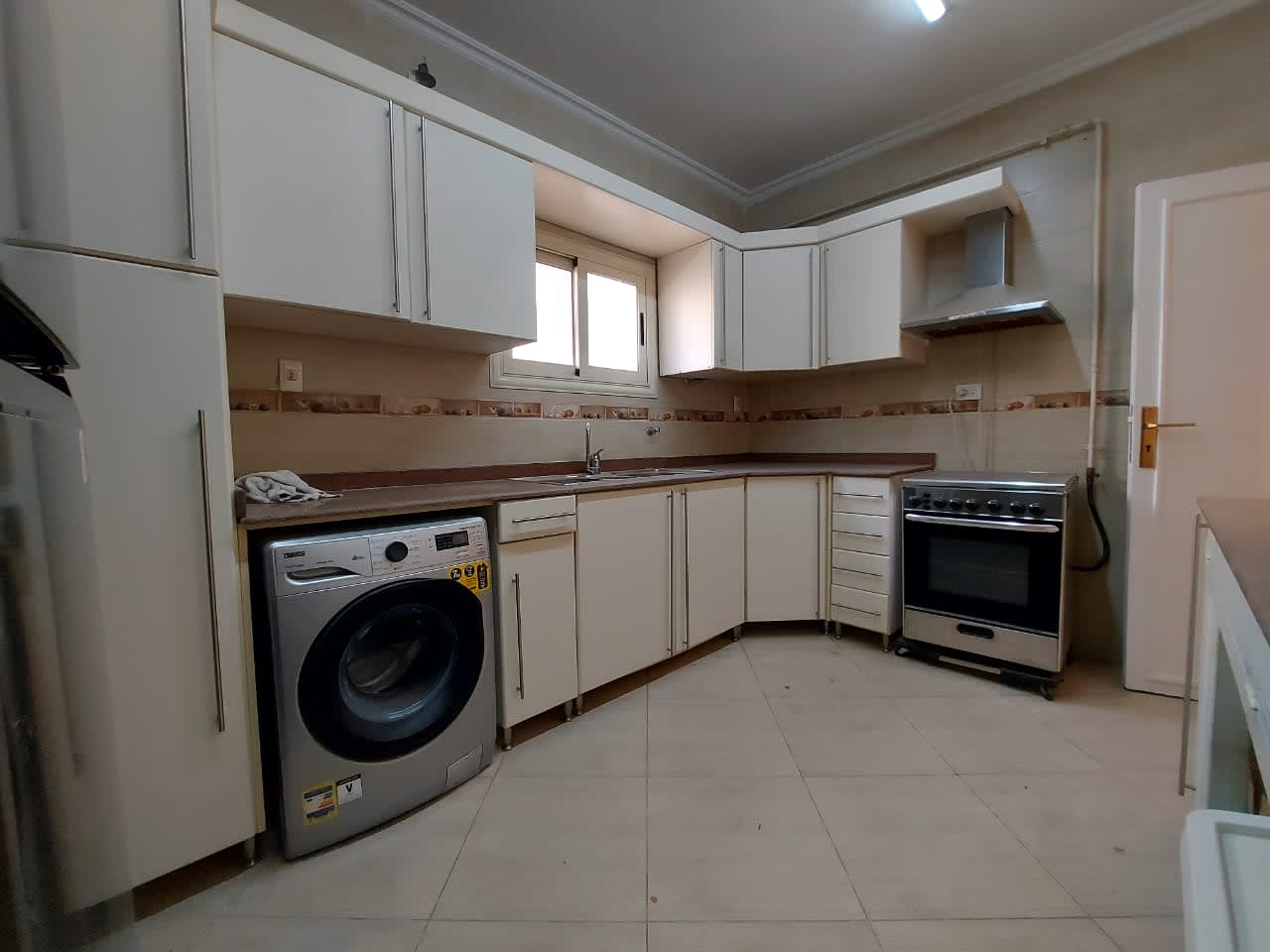 Sunny & Spacious Modern Apartment in Prime Zamalek
