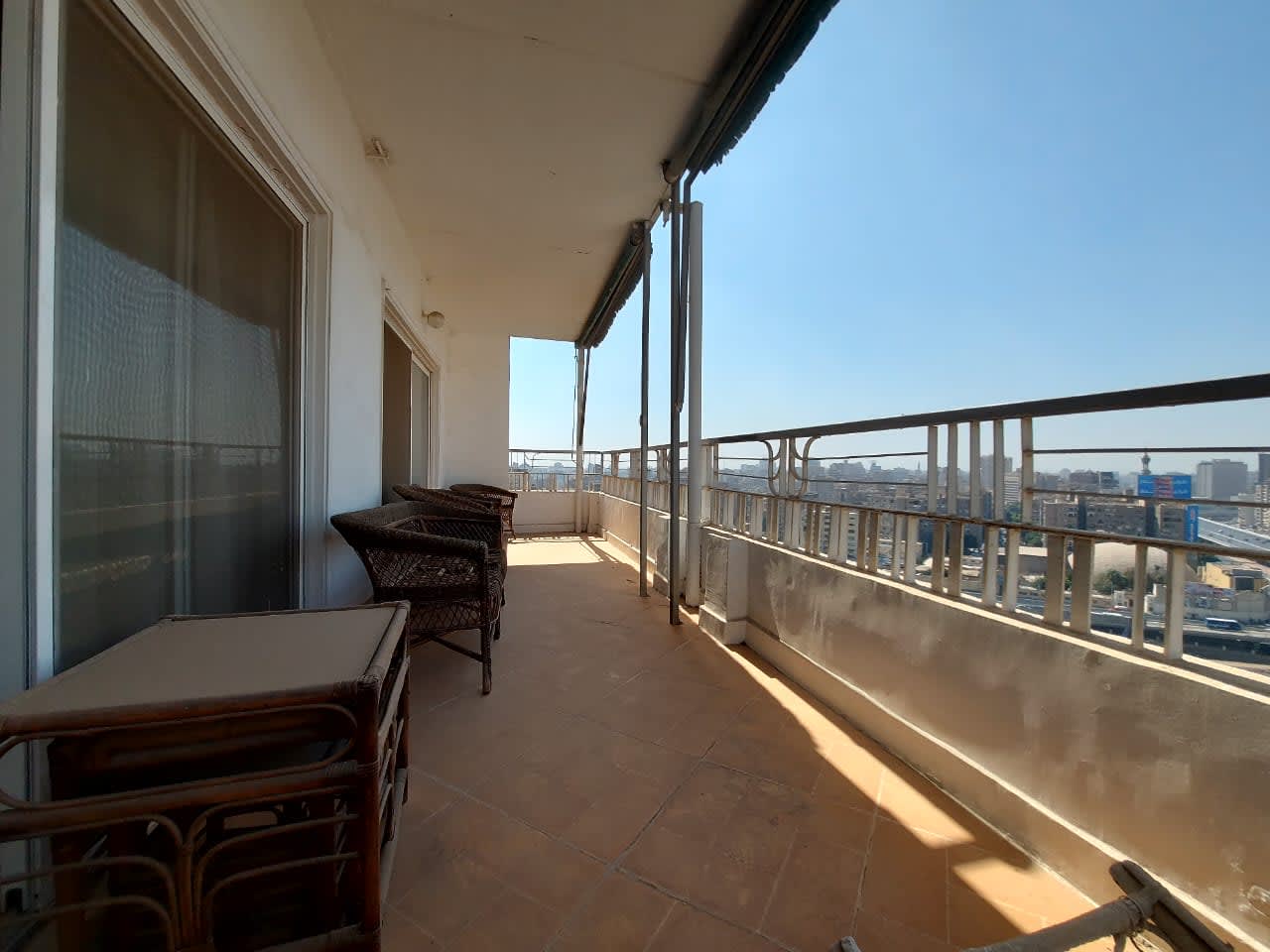 Sunny & Spacious Modern Apartment in Prime Zamalek