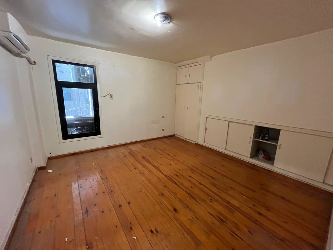 Wonderful Semi Furnished Dublex Ground Floor For Rent In Maadi Degla.