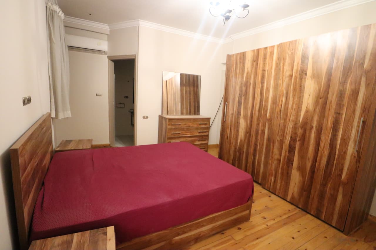 Elegant Family Apartment with Scenic River Views In Zamalek