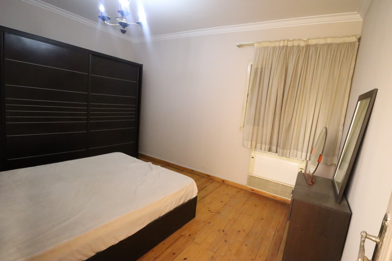 Elegant Family Apartment with Scenic River Views In Zamalek