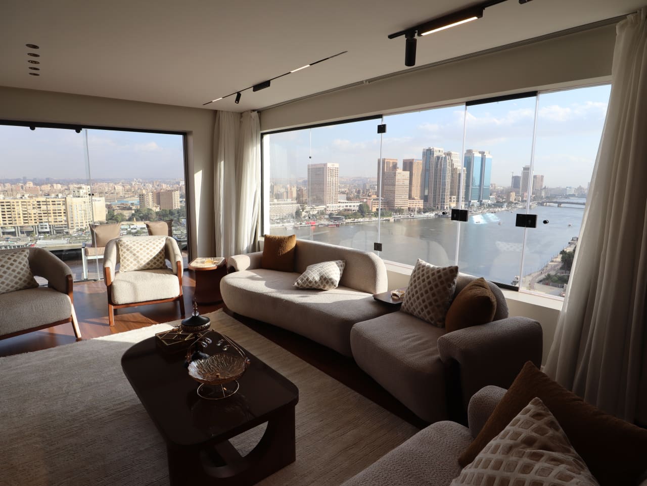 Modern 4BR Residence with Scenic Balcony In Zamalek