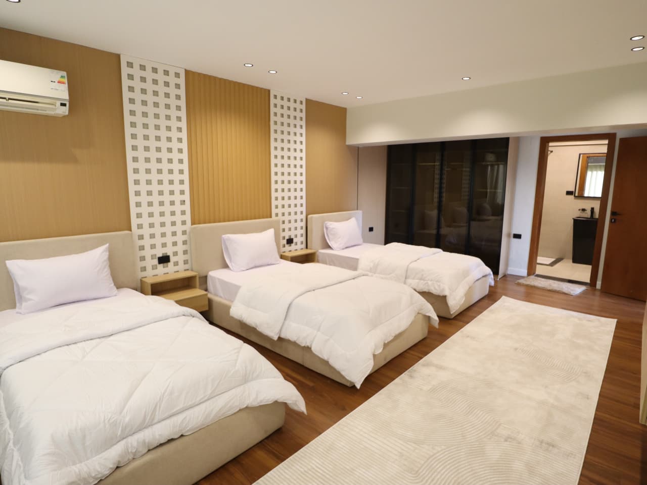 Modern 4BR Residence with Scenic Balcony In Zamalek