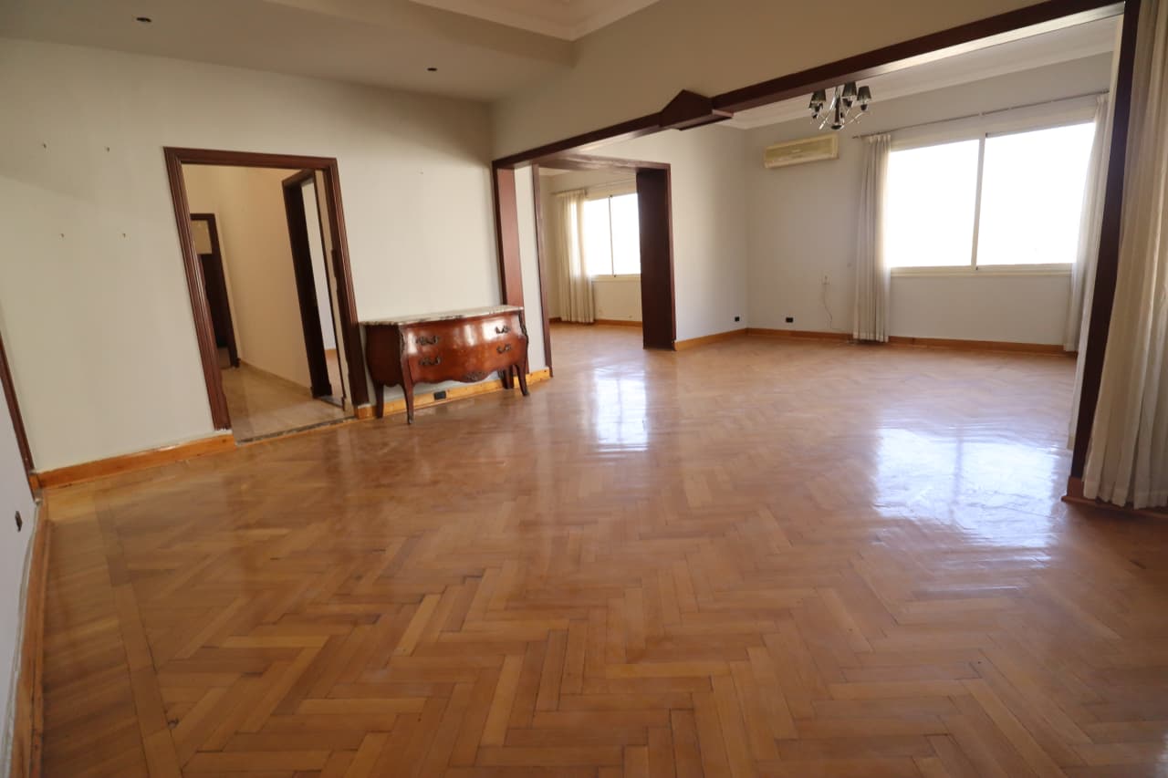 Spacious 3BR Apartment in Zamalek