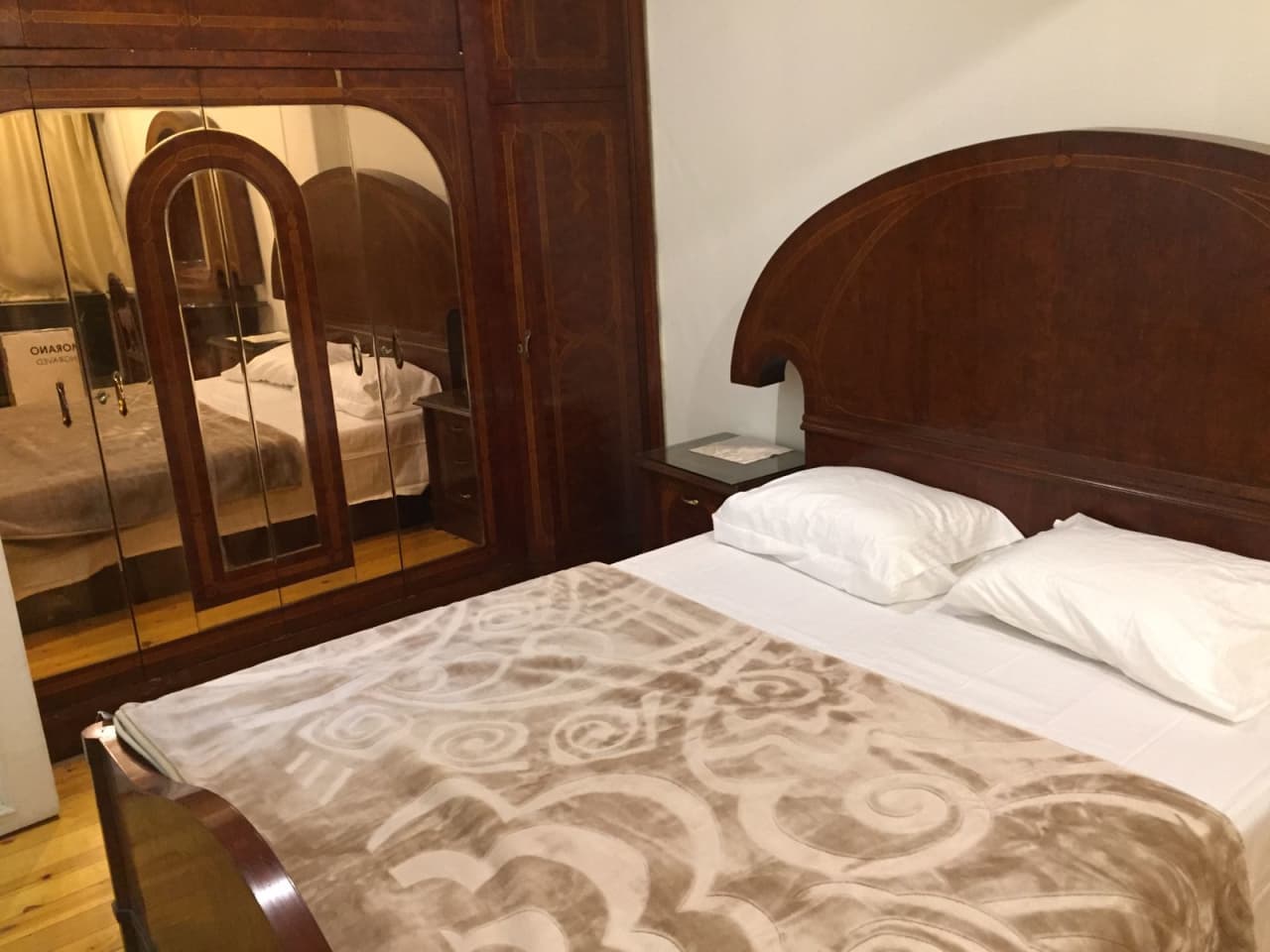 Bright 3BR Apartment in Prime Zamalek Location