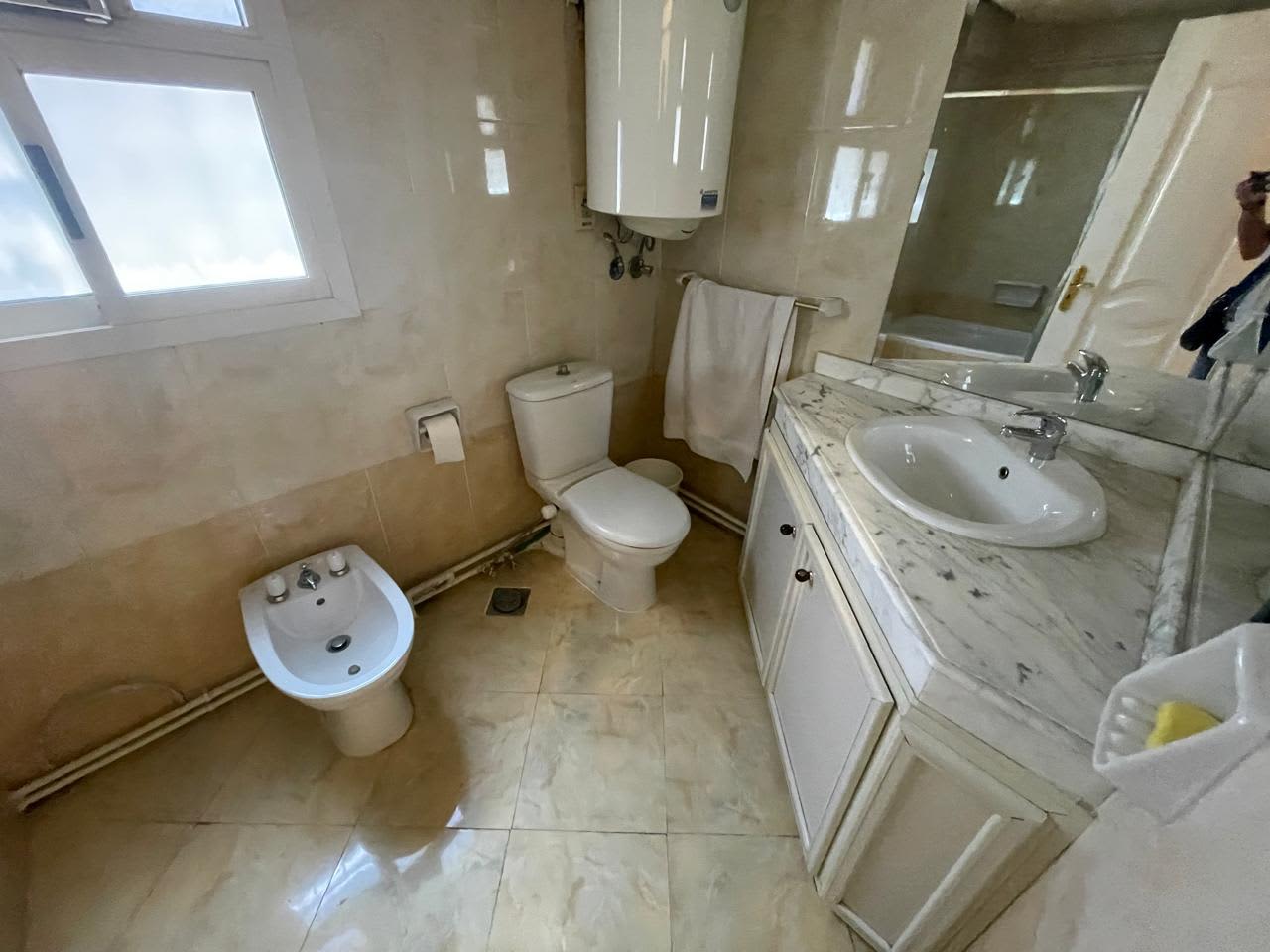 Practical 3BR Apartment in Maadi - Urban Lifestyle