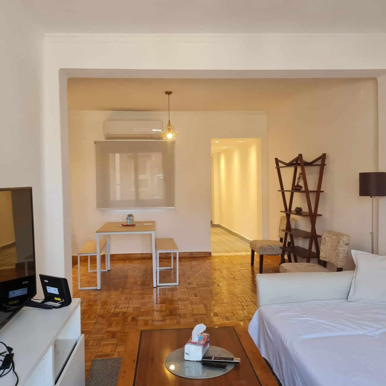 Cozy Charming 2-Bedroom Apartment with Balcony in Zamalek