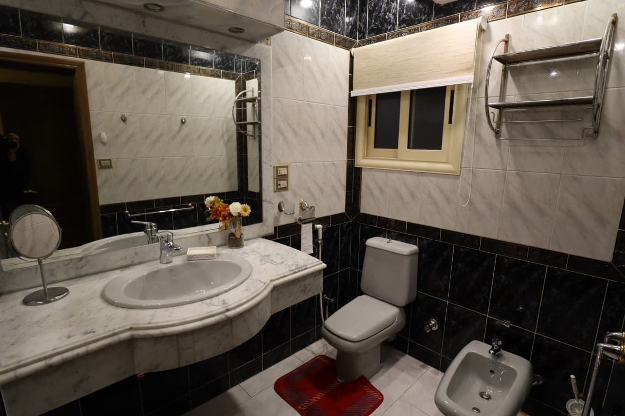 Modern 3BR Apartment Close to CAC - Bright & Spacious