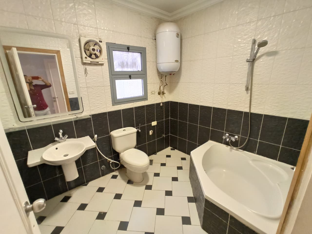 Spacious Apartment in Maadi - 3 Bedrooms & Prime Location