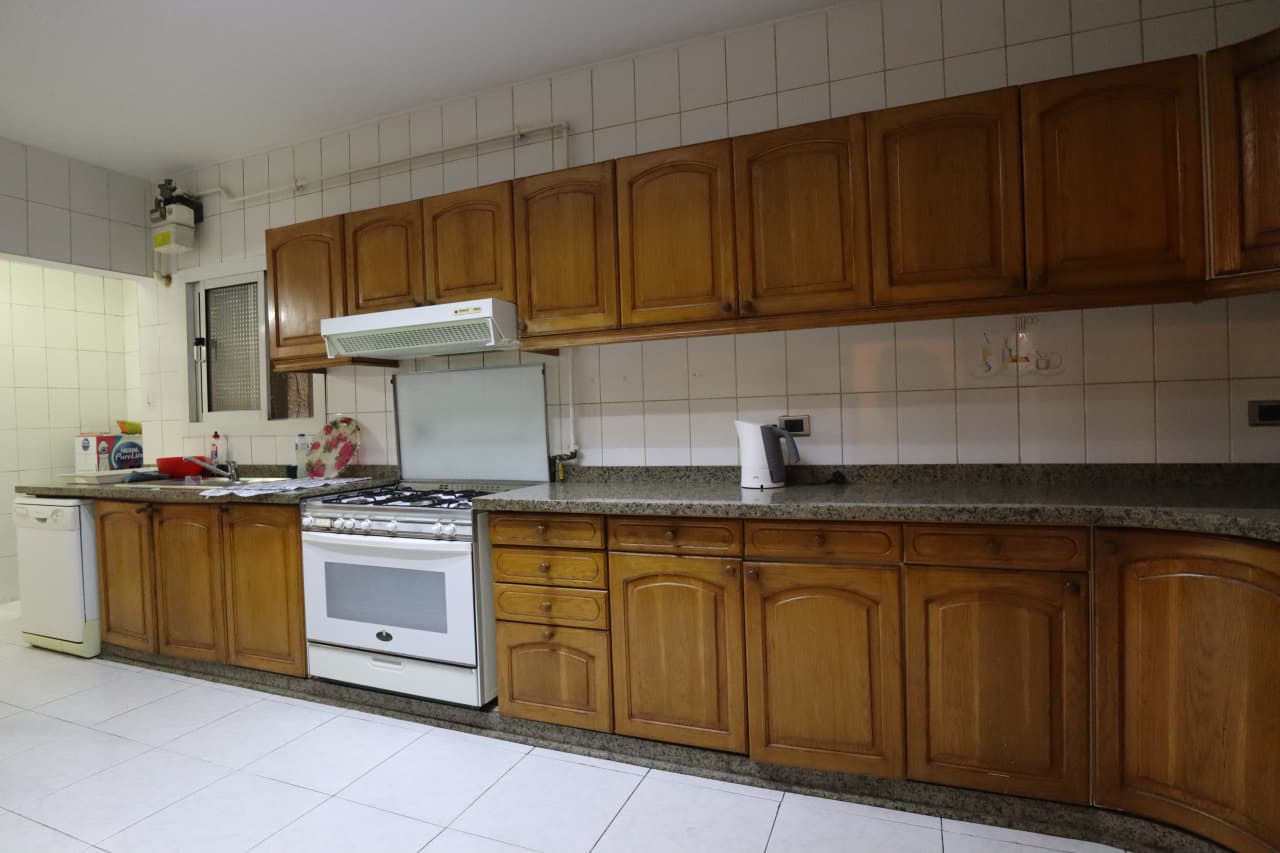 Comfortable Furnished Apartment in Maadi Sarayat For Rent.