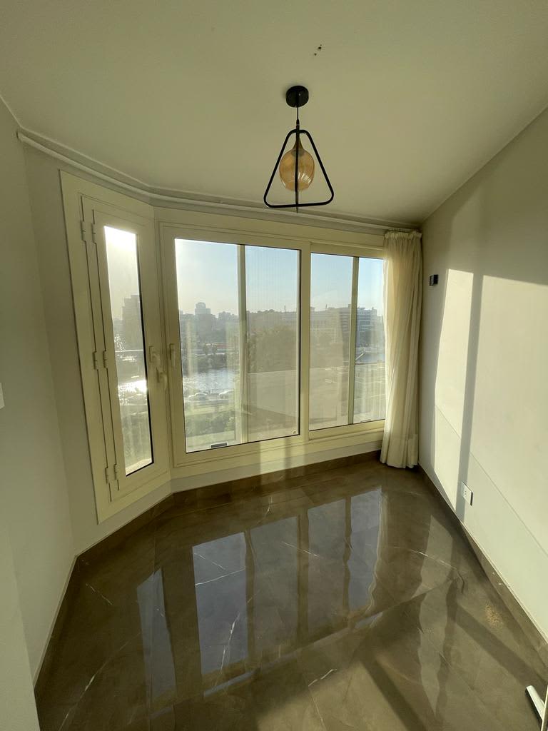 Cozy 1-Bedroom Apartment With Nile View In Zamalek