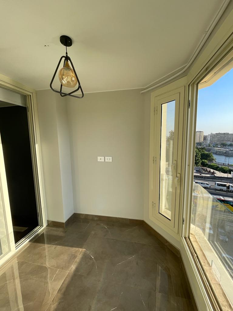 Cozy 1-Bedroom Apartment With Nile View In Zamalek
