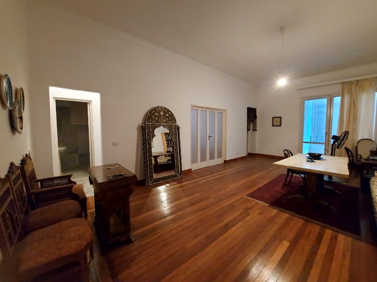 High Ceiling Apartment For Rent In Zamalek.