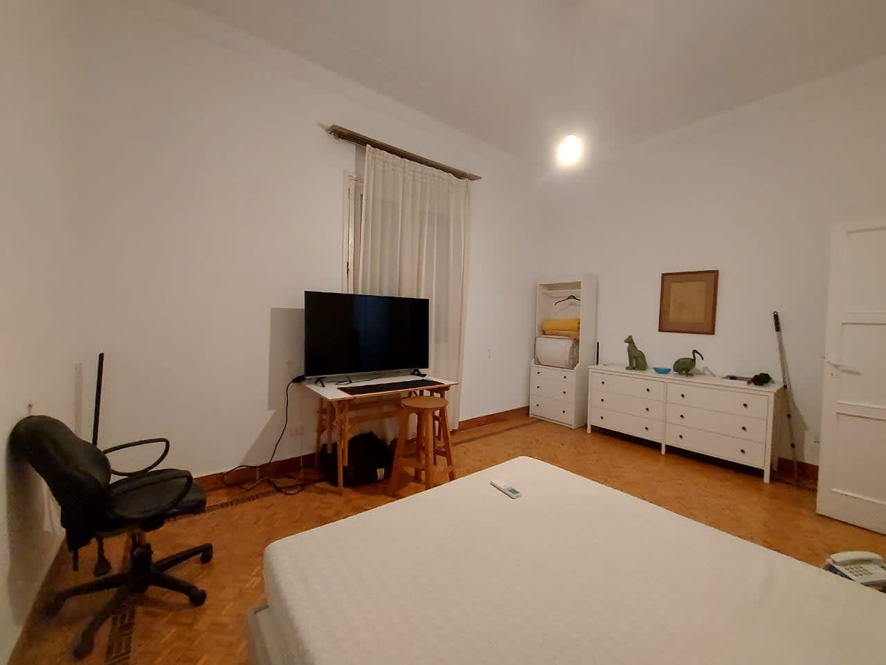 High Ceiling Apartment For Rent In Zamalek.