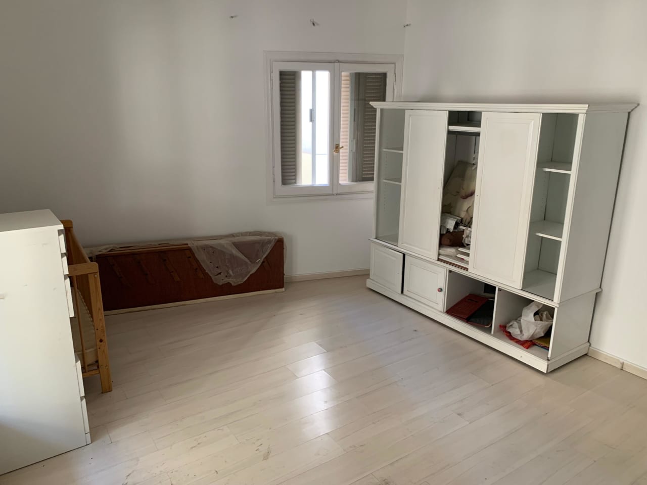 Sunny 200 Sqm Apartment In Prime Maadi Degla.