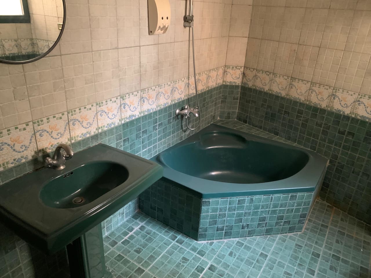 Sunny 200 Sqm Apartment In Prime Maadi Degla.