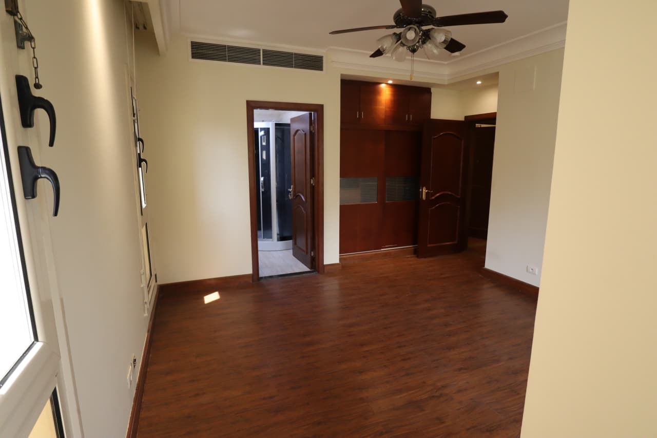 Spacious Apartment in Maadi - 5 Bedrooms & Modern Layout