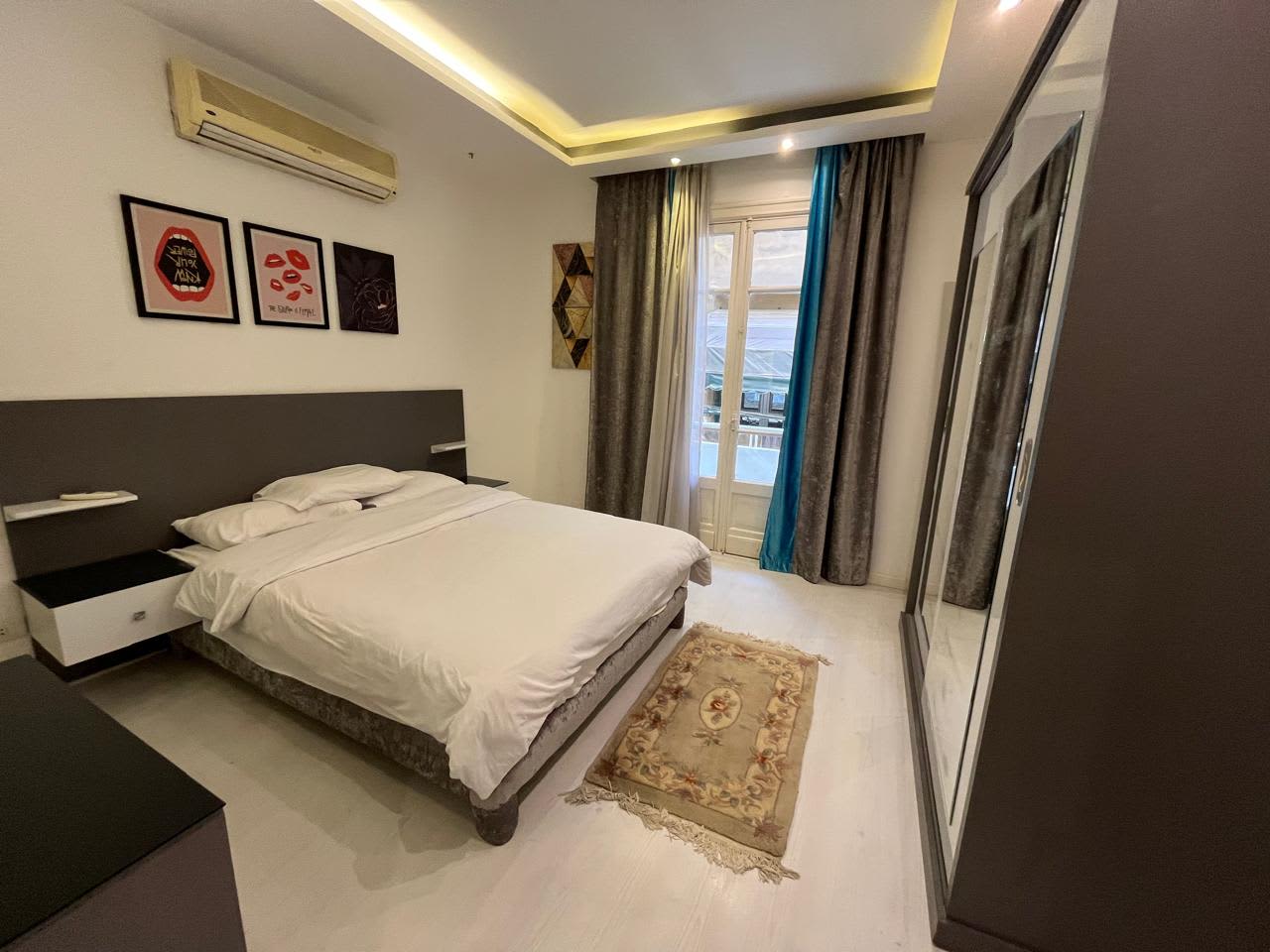 Bright 130 sqm Apartment with Spacious Reception