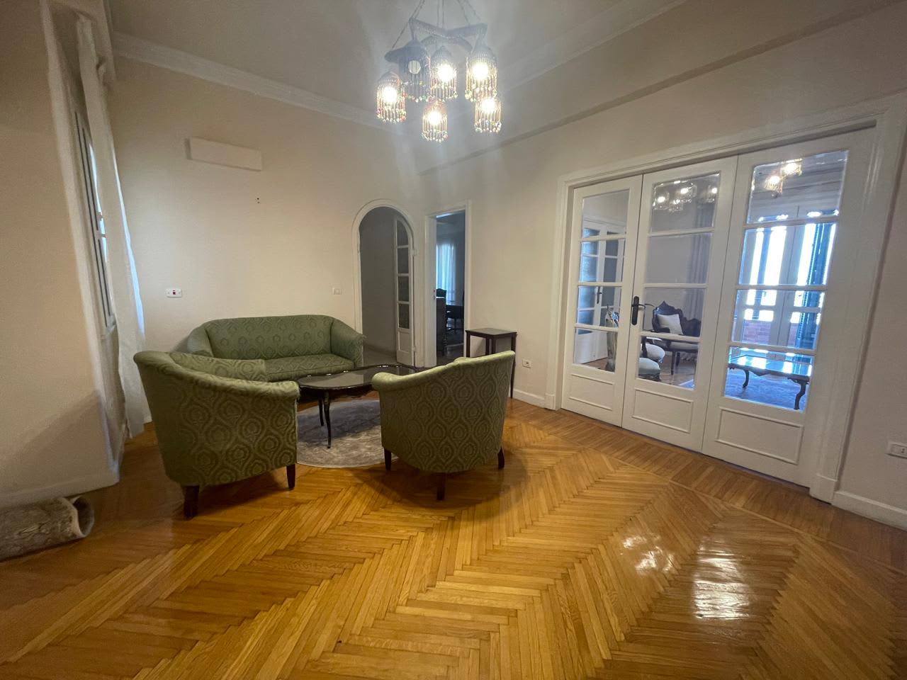 Spacious Apartment with 7 Bedrooms - Prime Location Living