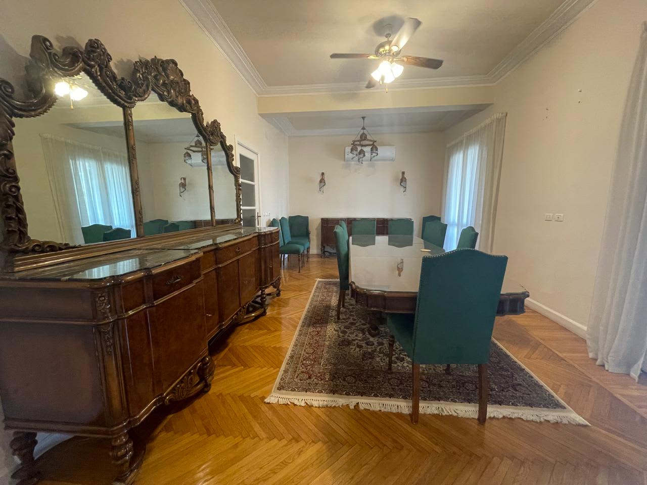 Spacious Apartment with 7 Bedrooms - Prime Location Living