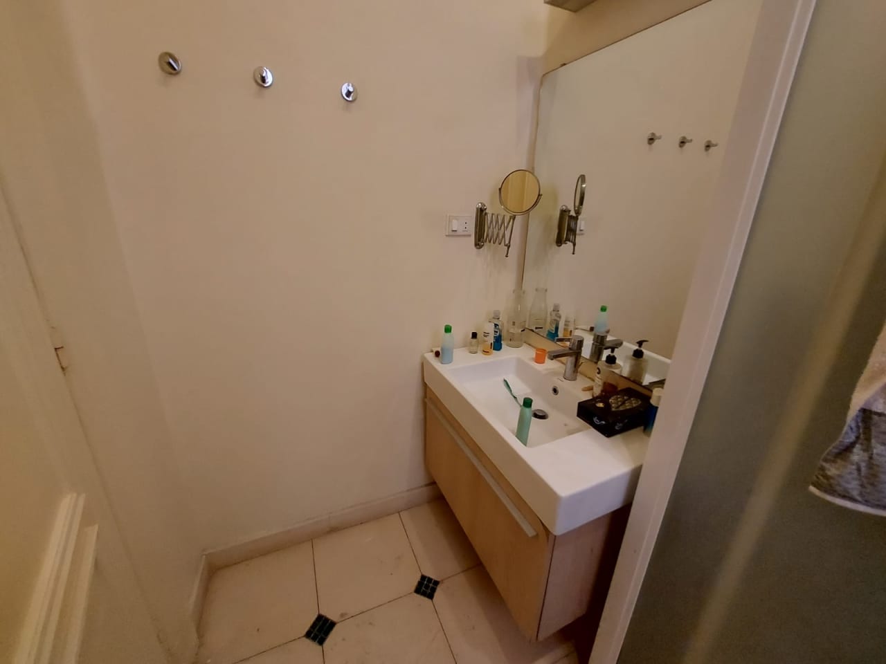 Spacious Apartment in Peaceful Location In Zamlaek