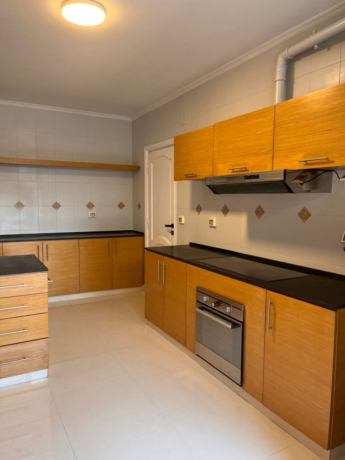 Spacious 4 Master BR Penthouse - 250 sqm Prime Location