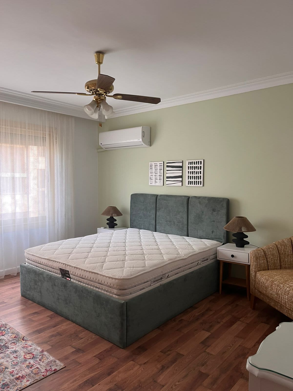 Spacious 4 Master BR Penthouse - 250 sqm Prime Location