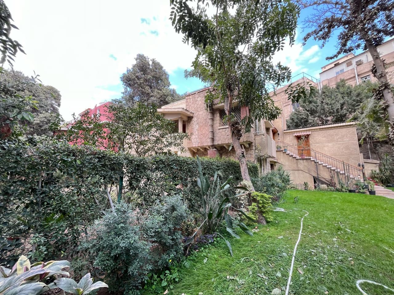Premium Villa Living - 4 Bedrooms & Privacy