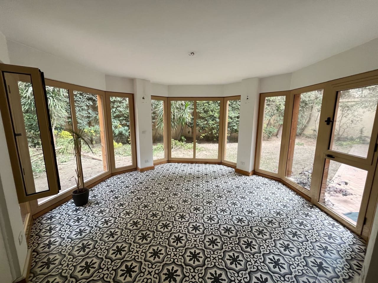 Premium Villa Living - 4 Bedrooms & Privacy
