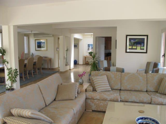 Villa for rent in Ahmed Nabil