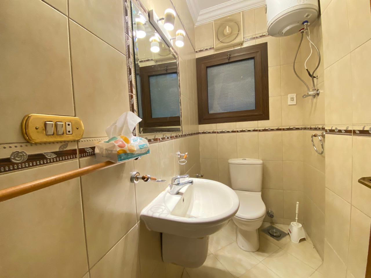 Bright Apartment In Prime Location In Maadi Degla 