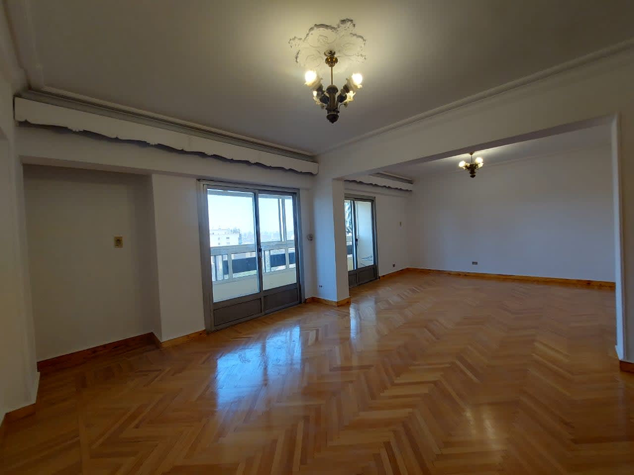Bright 3BR Apartment in Prime Zamalek Location