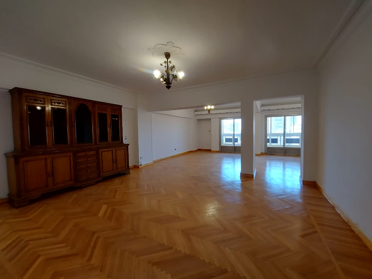 Bright 3BR Apartment in Prime Zamalek Location