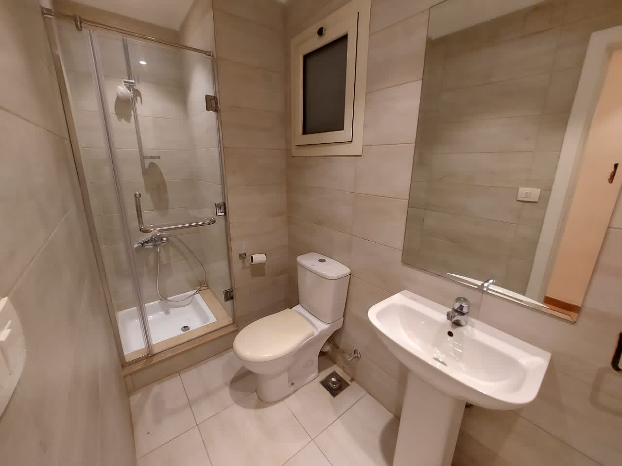 Bright 2BR Apartment with Green Views In Zamalek