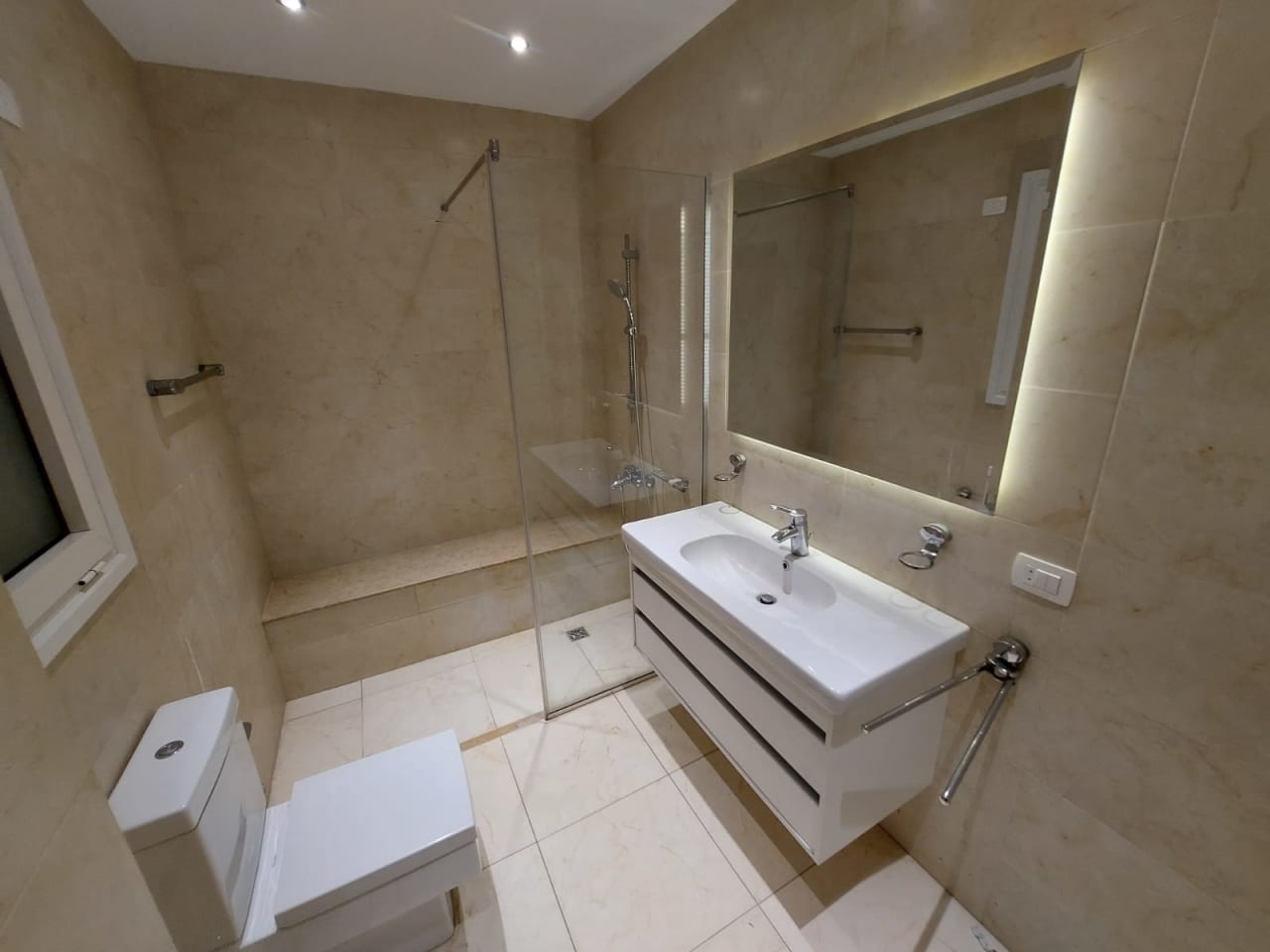 Bright 2BR Apartment with Green Views In Zamalek