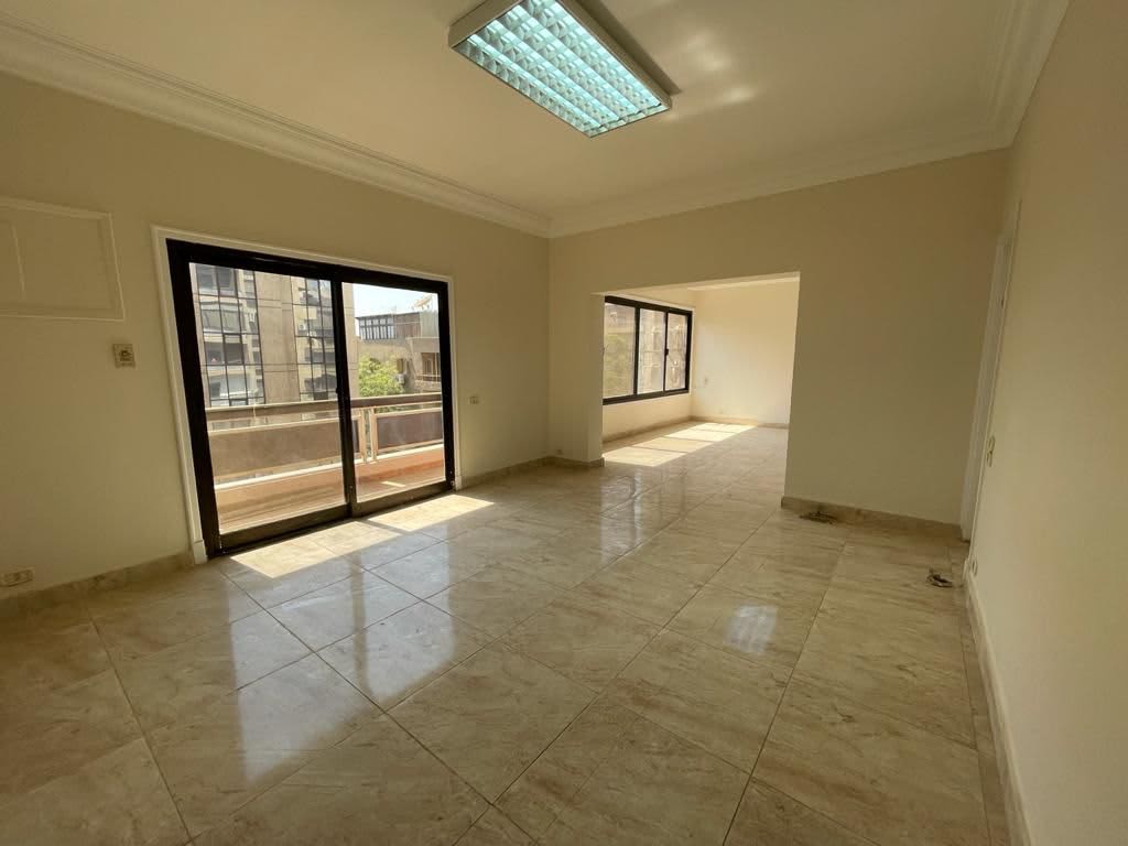 3 bedroom Office for rent in New Maadi