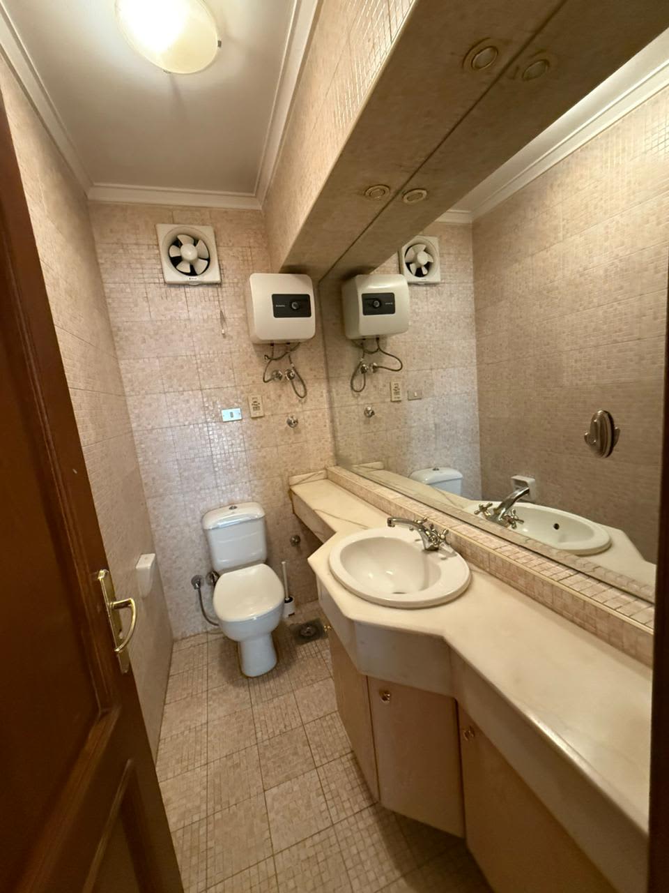 Comfortable Sunny Apartment In Prime Maadi Sarayat.