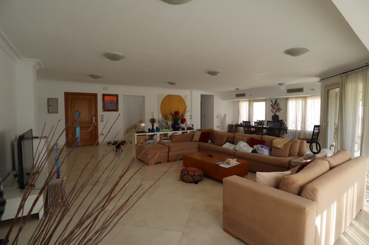 Stunning Penthouse With Prime Views In Maadi Sarayat.