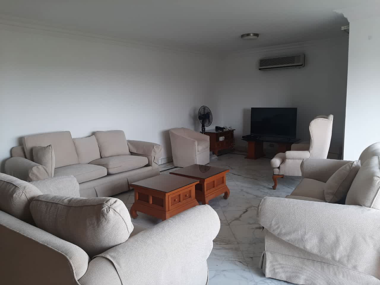 Chic Duplex Retreat with Shared Pool in Sarayat El Maadi.