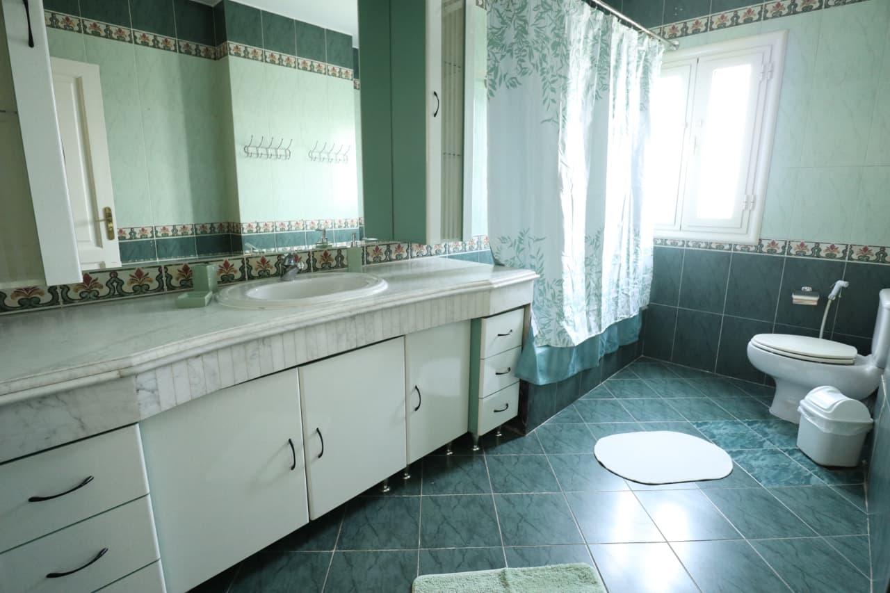 A Warm & Spacious 4BD Furnished Apartment In Maadi Sarayat.