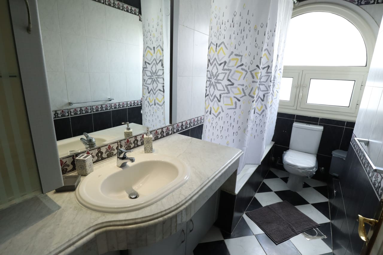 A Warm & Spacious 4BD Furnished Apartment In Maadi Sarayat.